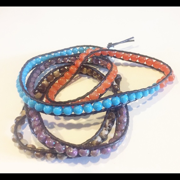 Leather (dark brown) and bead wrapped bracelet. - Picture 3 of 4